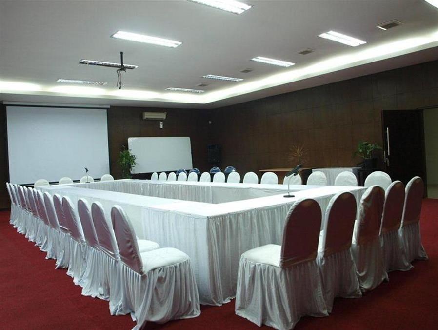 Jatinangor Hotel & Restaurant Cileunyi Exterior photo